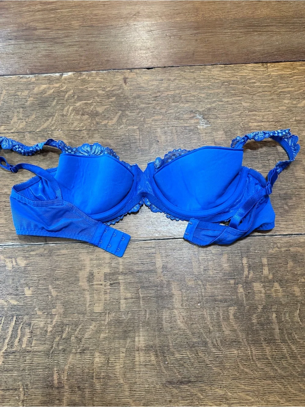 Victoria's Secret Royal Blue Floral Lace Underwire Bra sz 38C